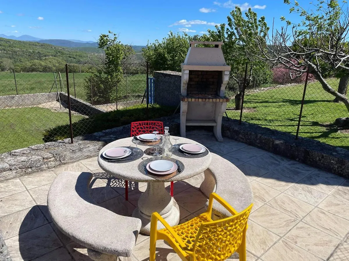 Vila La Ferme L'Etang Vachères